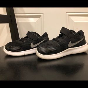 Kids Nike Free RN Running Shoe - Black 5C